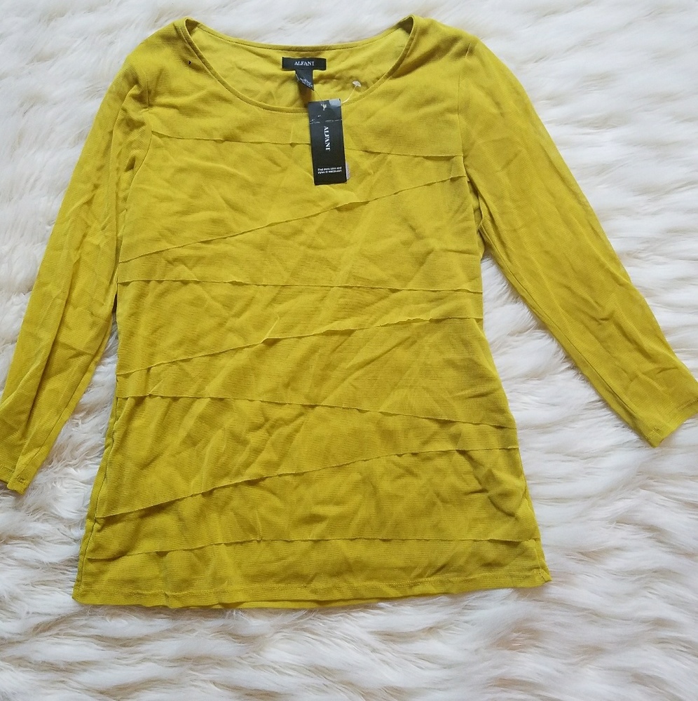 DEAL: 3x$15 💛Alfany NWT Top💛